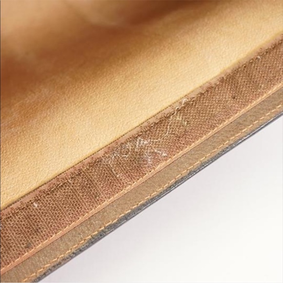 ***SALE*** Authentic Gucci Supreme Clutch - Picture 6 of 13